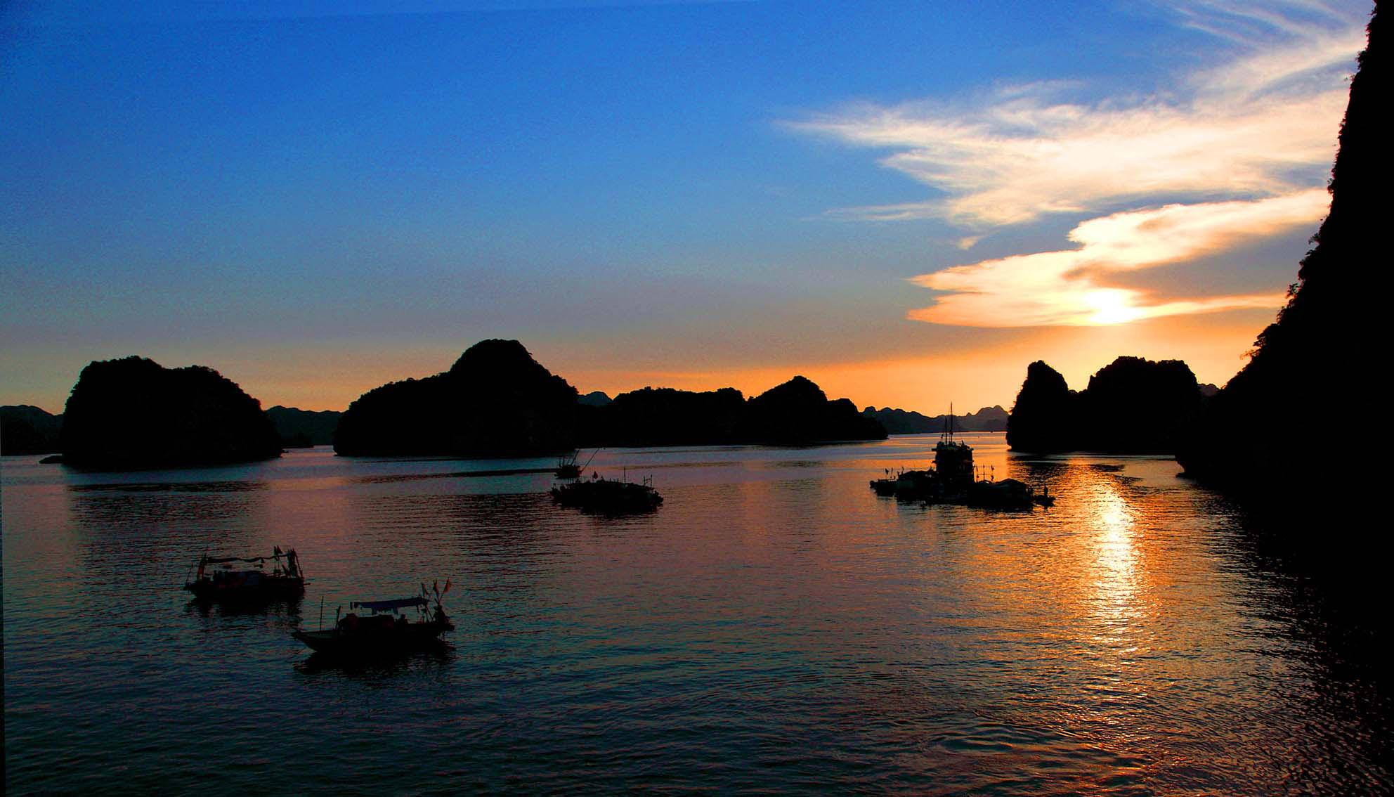 Afternoon on Ha Long Bay